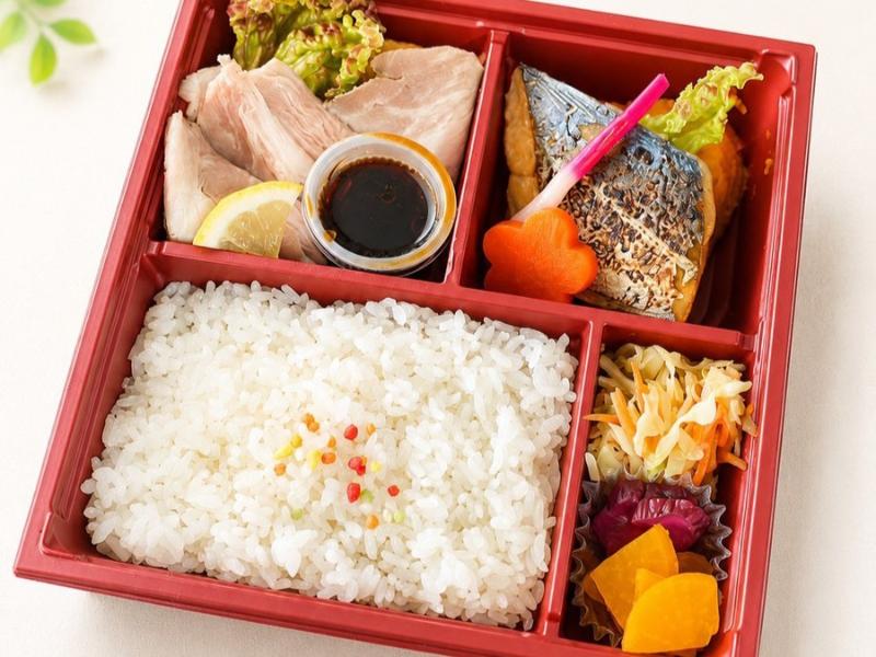 国産ローストポークとサワラ西京焼きの彩り膳