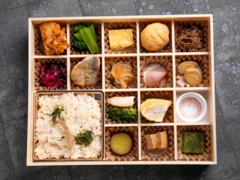 くやすけ特製旬彩弁当