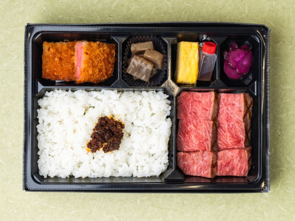 【お弁当デリ限定】ステーキ弁当　雪