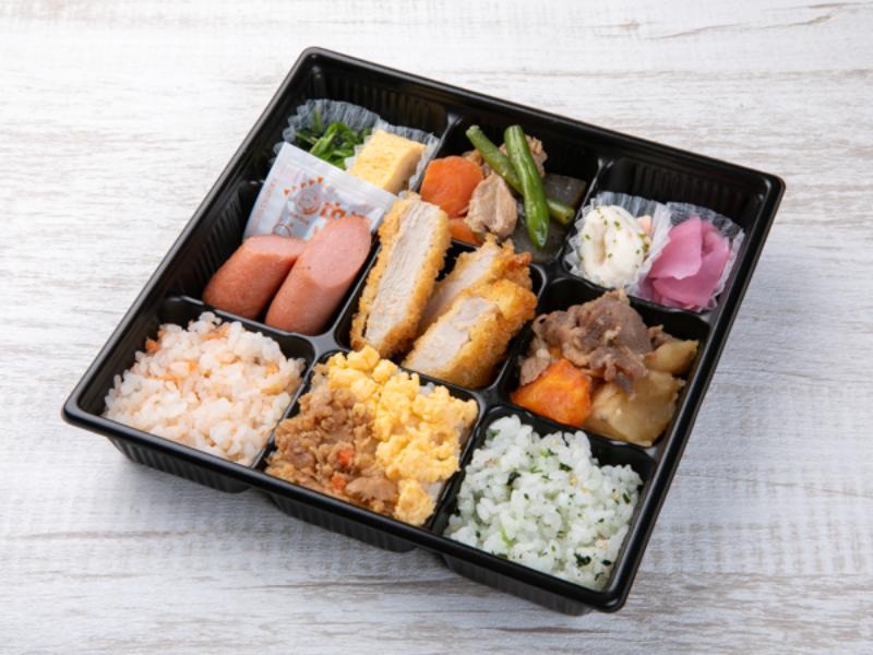 【贅沢9マス】ヒレカツ＆ソーセージ＆肉じゃが