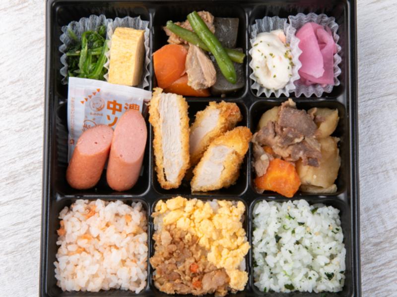 【贅沢9マス】ヒレカツ＆ソーセージ＆肉じゃが