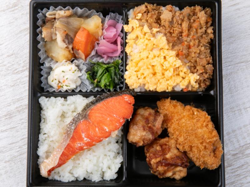 【ボリューム弁当】鮭＆ヒレカツ＆鶏大根