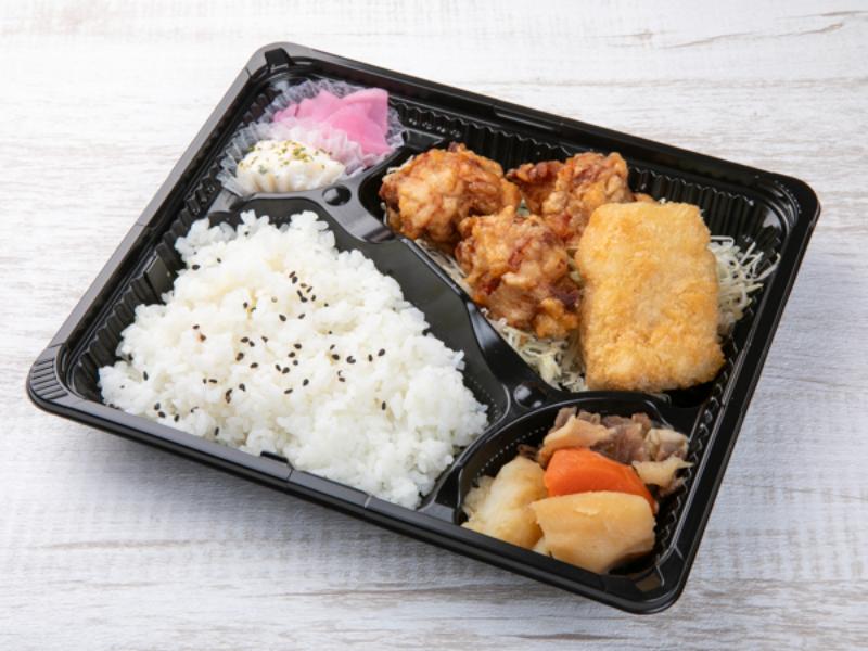 【コスパ抜群】海老カツ＆肉じゃが＆唐揚げ