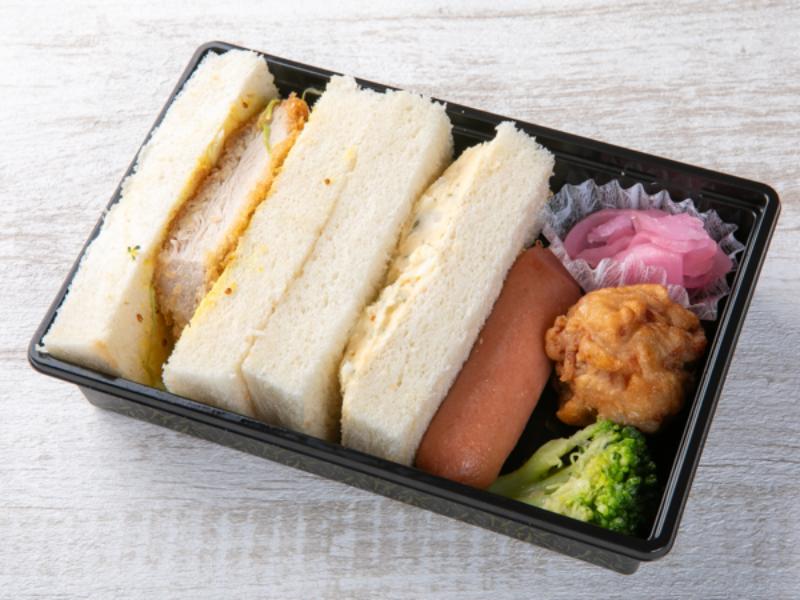 【サンドイッチセット】カツサンドと季節のサンドイッチ