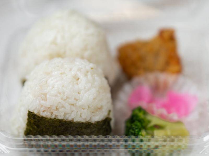 おにぎり2個（おかず1品）