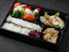 旬の鮮魚の照り焼きと鶏の塩こうじ焼き弁当