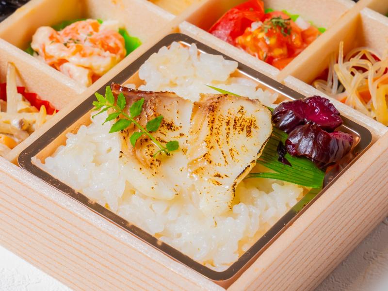 鯛めしと彩り錦御膳