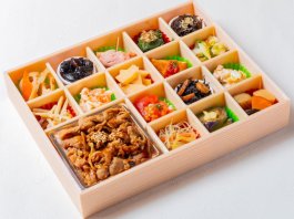 焼肉重と彩り錦御膳