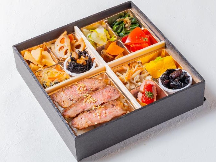 季節の副菜ステーキ重和膳