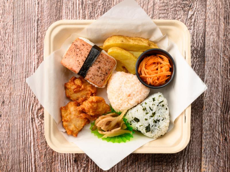 おにぎり弁当デラックス