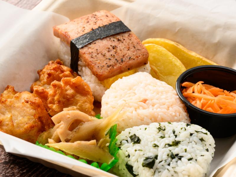 おにぎり弁当デラックス