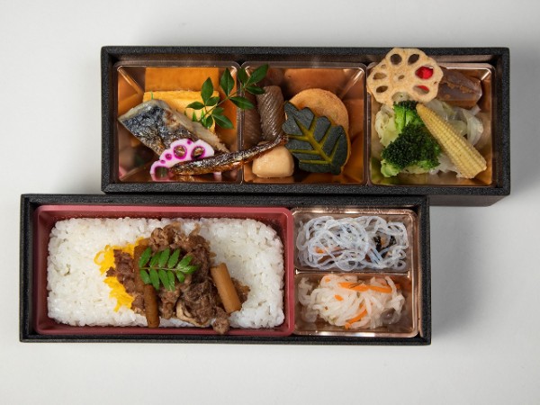 紫陽花ajisai～黒毛和牛の牛ごぼう2段重～