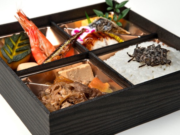 黒毛和牛すき焼きの松花堂御膳