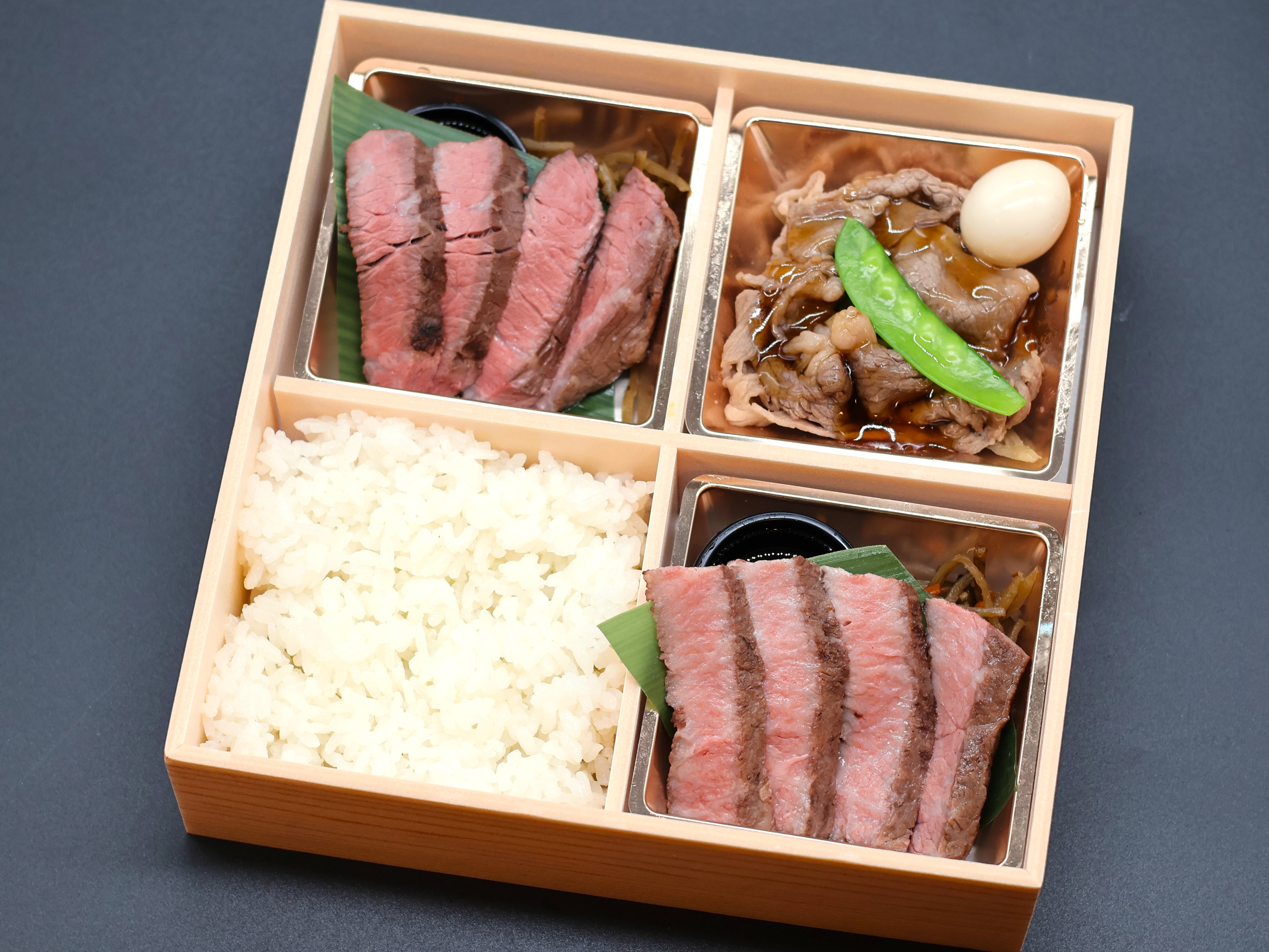 A5黒毛和牛「九州王」イチボステーキとすき焼き、国産牛特上ランプステーキ御膳