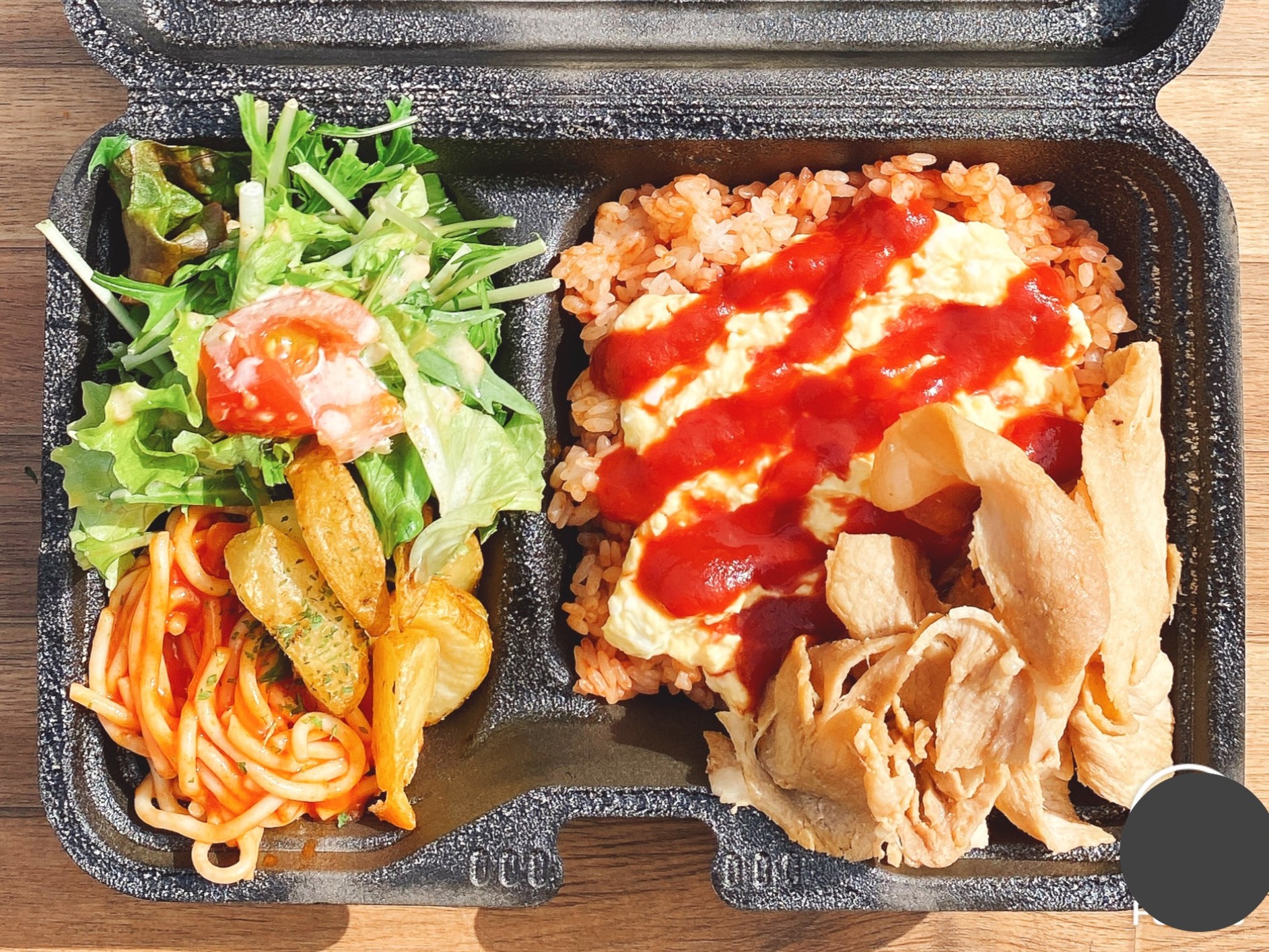とろとろ卵のオムライスと生姜焼き　ボックス