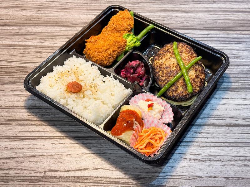 ハンバーグ御膳（上）チキンカツ