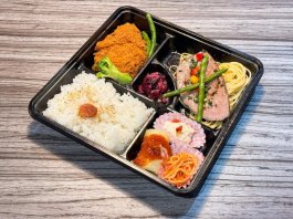 ローストビーフステーキ御膳（上）チキンカツ