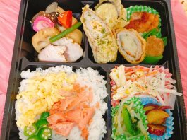 鮭ほぐし飯の和食幕の内弁当