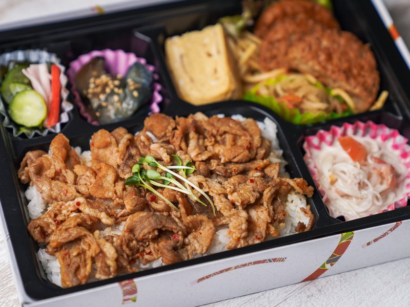 和牛焼肉とハンバーグ弁当