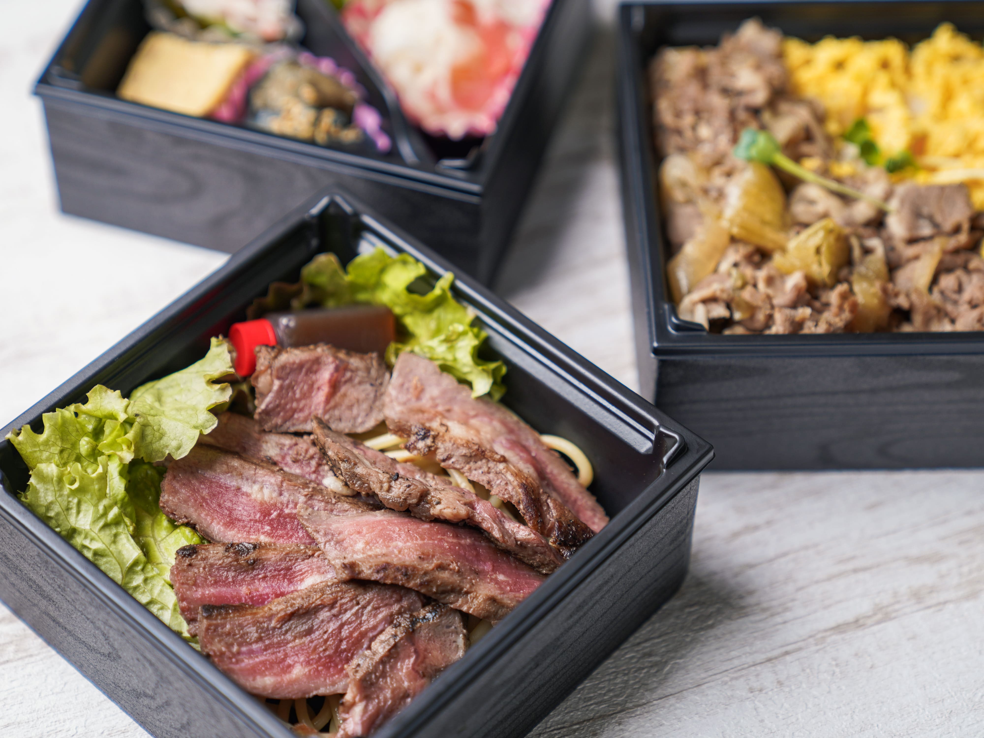 サーロインステーキ・プルコギ3段重