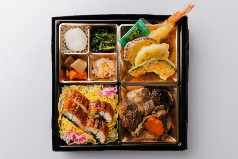 鰻ちらしと最高級A５ランク黒毛和牛すき焼きと天ぷらと出汁の幕の内御膳