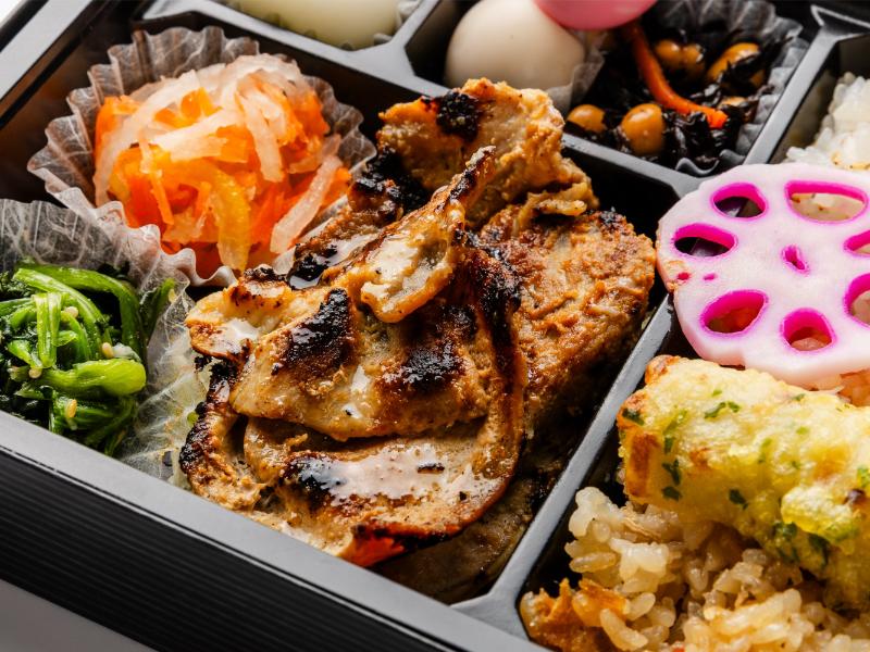 ２種ごはんと厳選豚のみそ焼き弁当