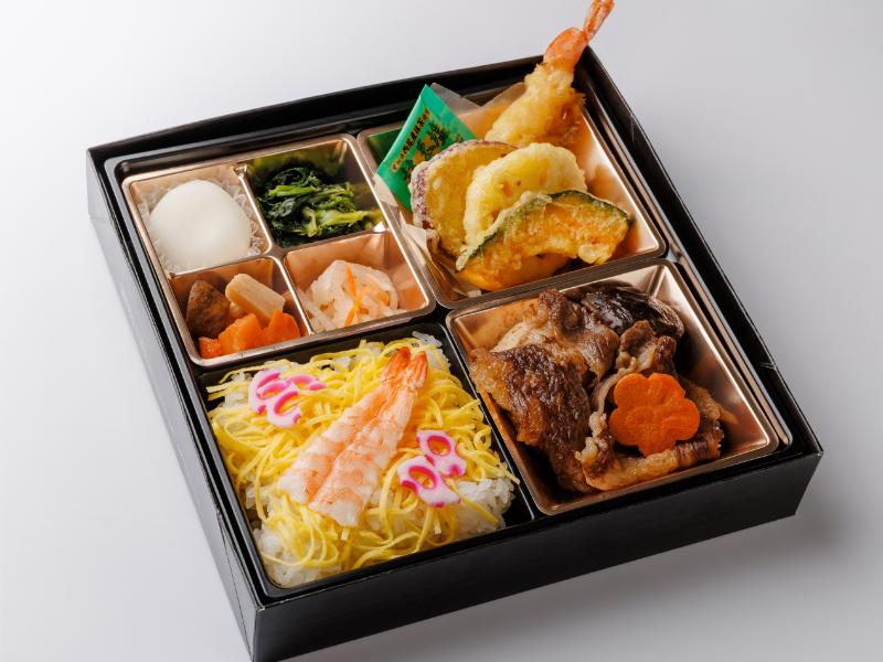 海老ちらしと最高級A５ランク黒毛和牛すき焼きと天ぷらと出汁の幕の内御膳