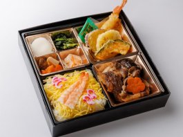 海老ちらしと最高級A５ランク黒毛和牛すき焼きと天ぷらと出汁の幕の内御膳