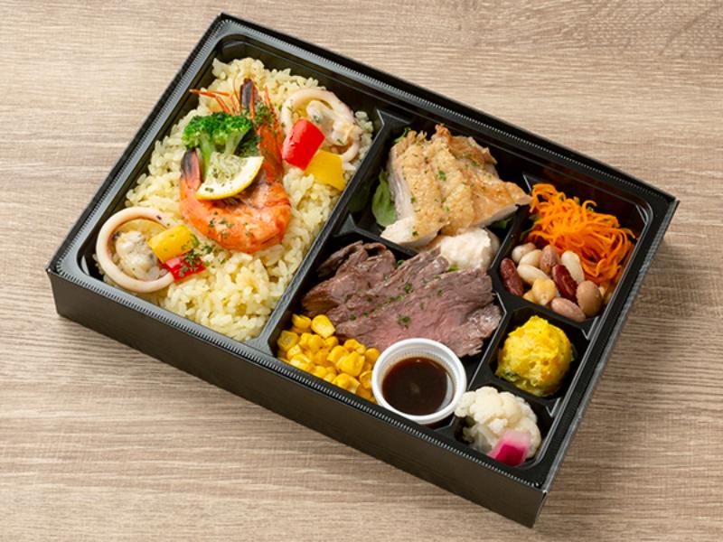 彩りパエリアとトリュフオイルソースの赤身肉ステーキ＆ハーブチキンBOX