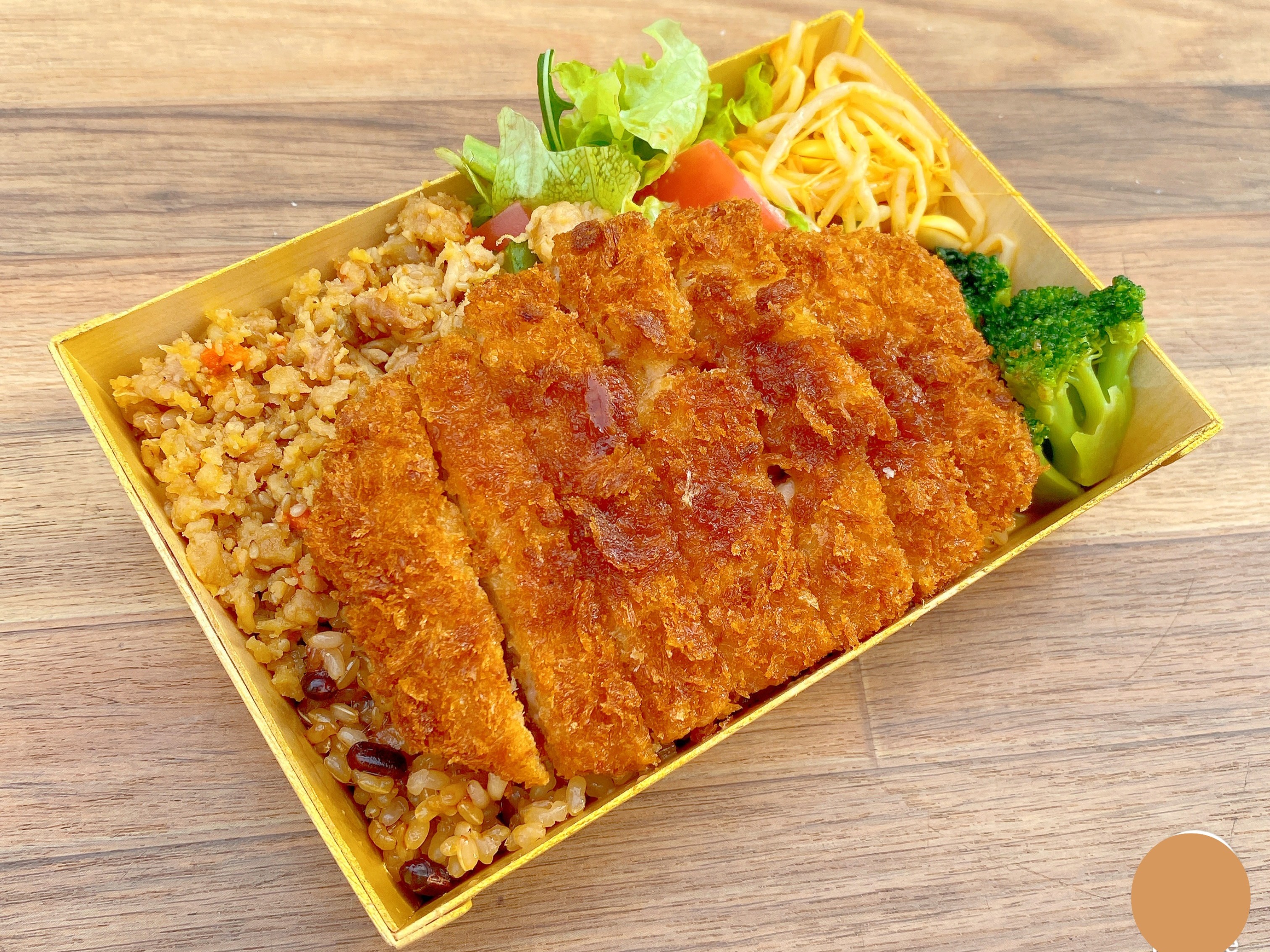 【酵素玄米和み彩弁当】三元豚のやわらかロースカツ～芳醇中農ソース～