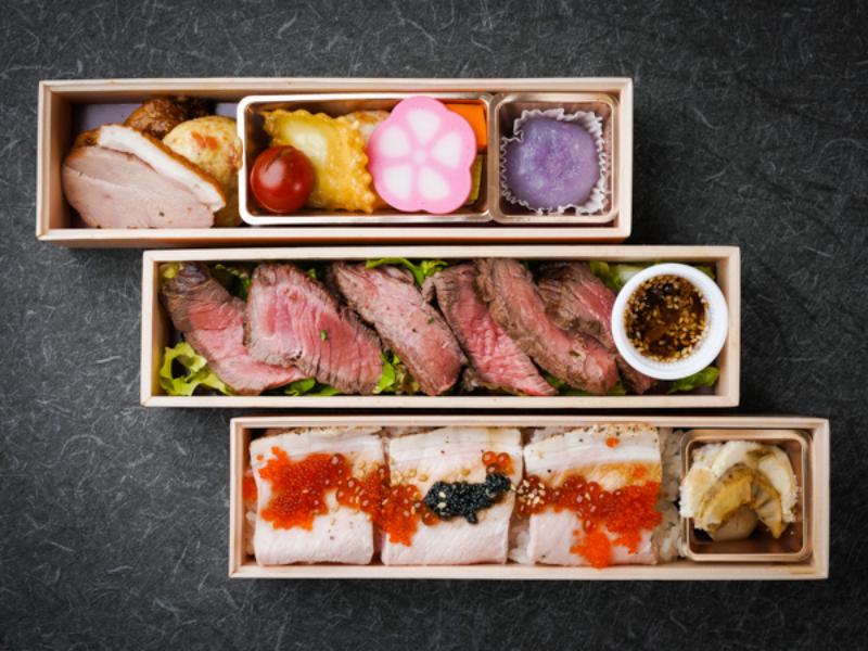 熟成牛ランプステーキと口溶けローストポークの赤酢トリュフ寿司重