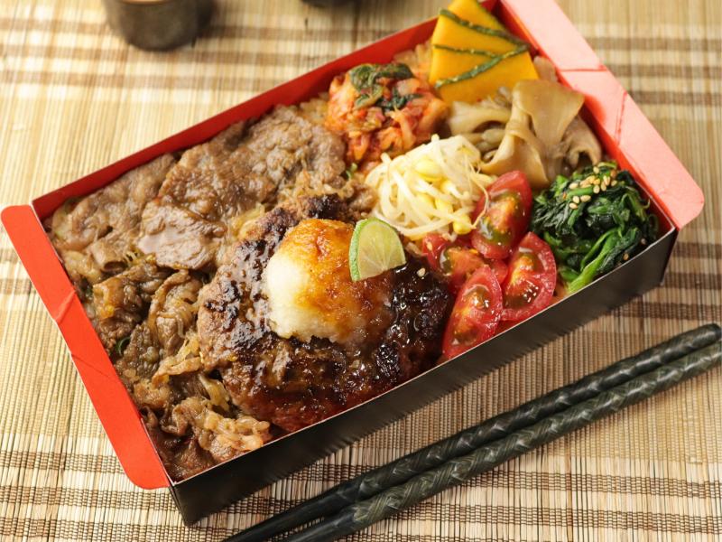 おろしハンバーグと牛カルビ焼肉飯