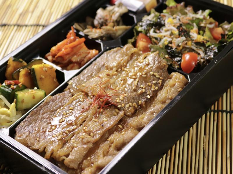 牛カルビ焼肉とからすみしらすサラダ弁当