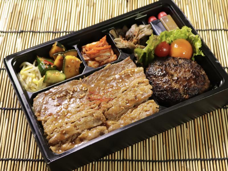 牛カルビ焼肉とハンバーグ弁当