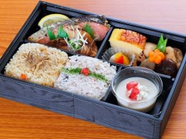 炙りローストポークと鮭の塩麹焼き弁当（ご飯2種盛り）