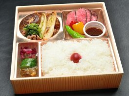 赤城牛すき焼きと赤城牛ローストビーフ御膳