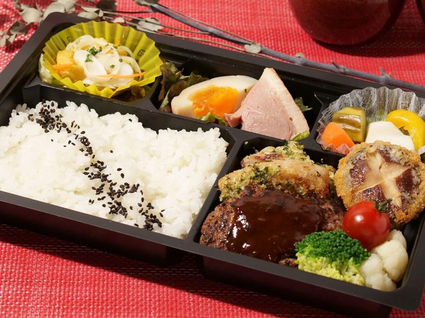 能登牛ハンバーグと鶏もも肉の金沢醤油麹漬け焼き御膳