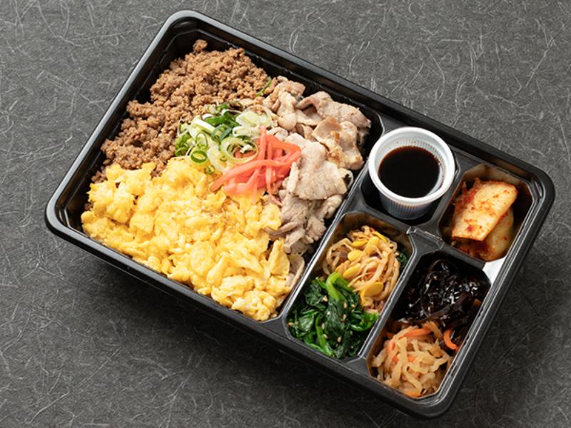 黒毛和牛そぼろ＆塩ダレ国産三元豚弁当