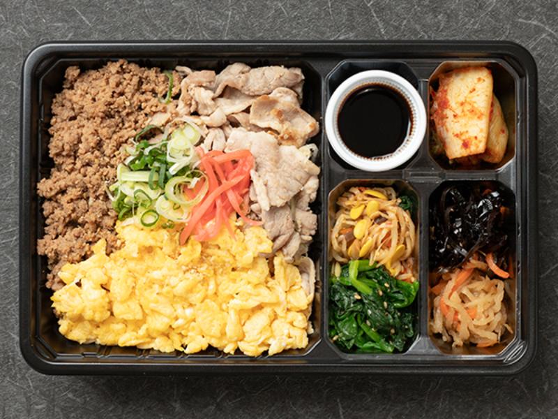 黒毛和牛そぼろ＆塩ダレ国産三元豚弁当