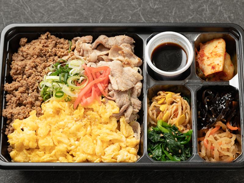 黒毛和牛そぼろ＆塩ダレ国産三元豚弁当