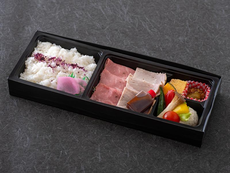 贅沢　肉の食べ比べ弁当