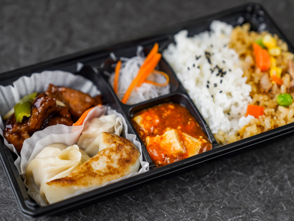 ダブルメイン炒飯弁当 ～酢豚＆3種の点心～