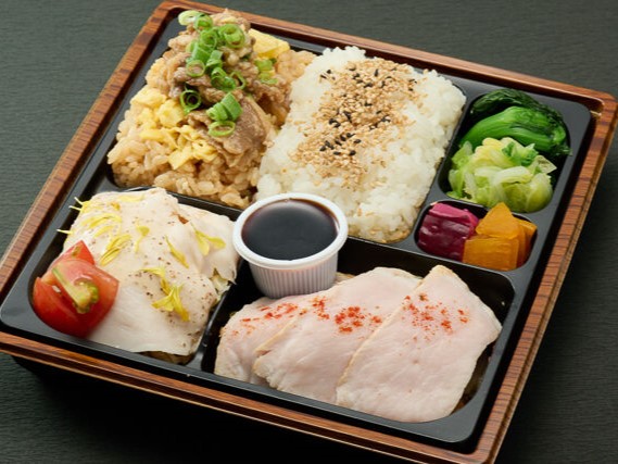 厳選ポークと牛焼肉弁当【豚肉増量】