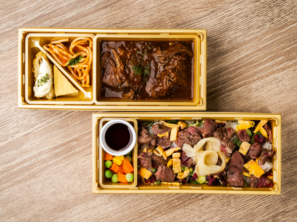 国産牛の肉ちらし2段重