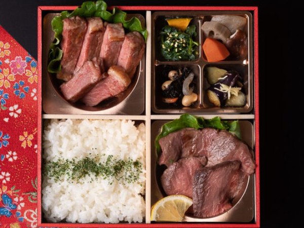 特選サーロインステーキと国産牛ヒレステーキ御膳