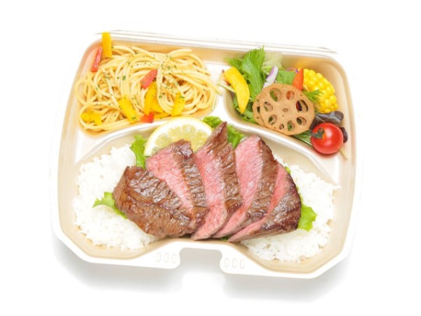 和牛赤身ステーキ＆Gateパスタ・季節の8種サラダ