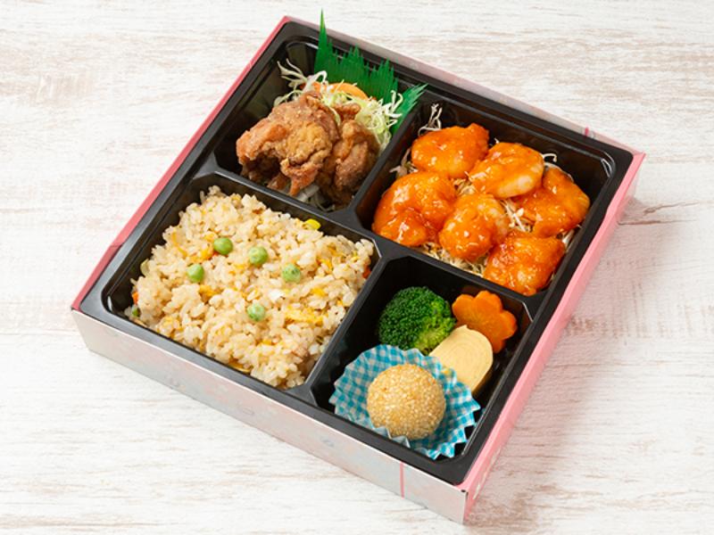 エビチリ＆友部唐揚げの豪華弁当