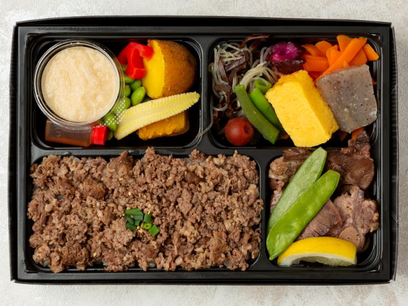 厚切牛タン塩と飲める黒毛和牛の焼肉弁当