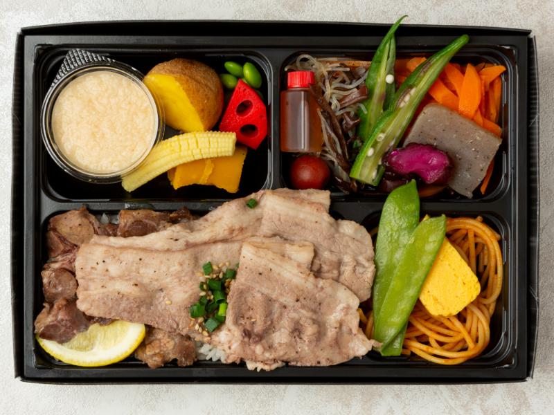 厚切牛タン塩と牛カルビ焼肉の弁当