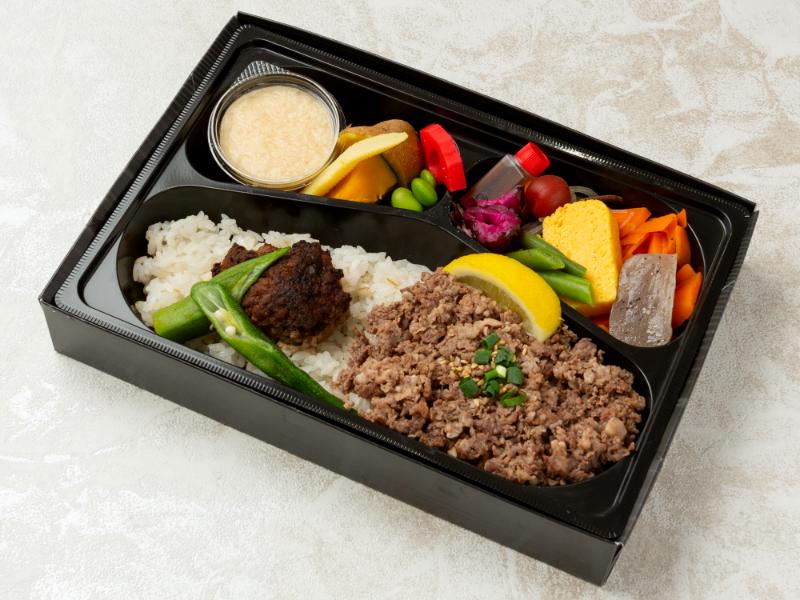 名物！！トロロで食べる１００％牛タンバーグと飲める黒毛和牛焼肉弁当